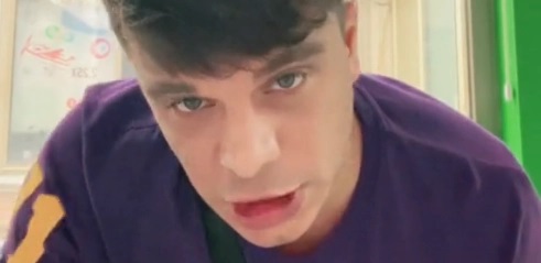 KO JE JUTJUBER KOJI PRIJETI SKOKOM SA TERASE?! Sve snima i objavljuje na Tiktoku!