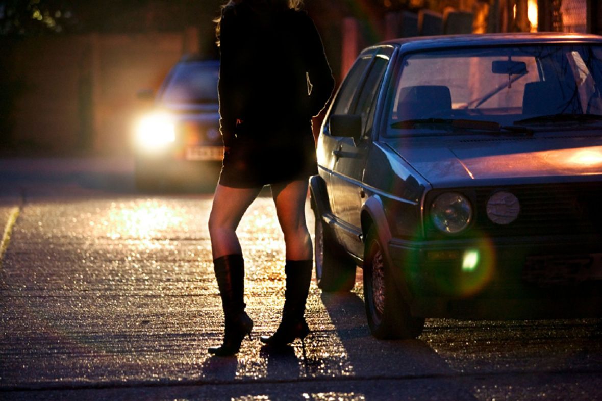  STRAVA U SRBIJI Djevojke lošeg materijalnog stanja tjerali na prostituciju