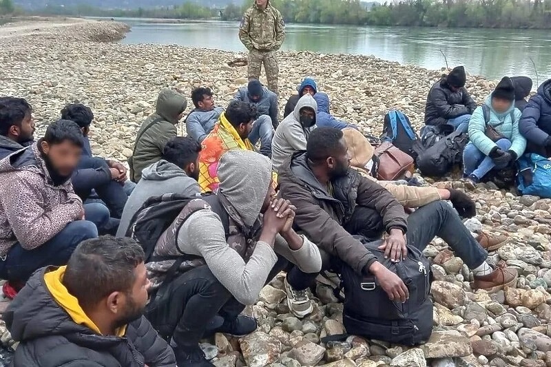 Spriječeno krijumčarenje 26 migranata na Drini, jedna osoba uhapšena