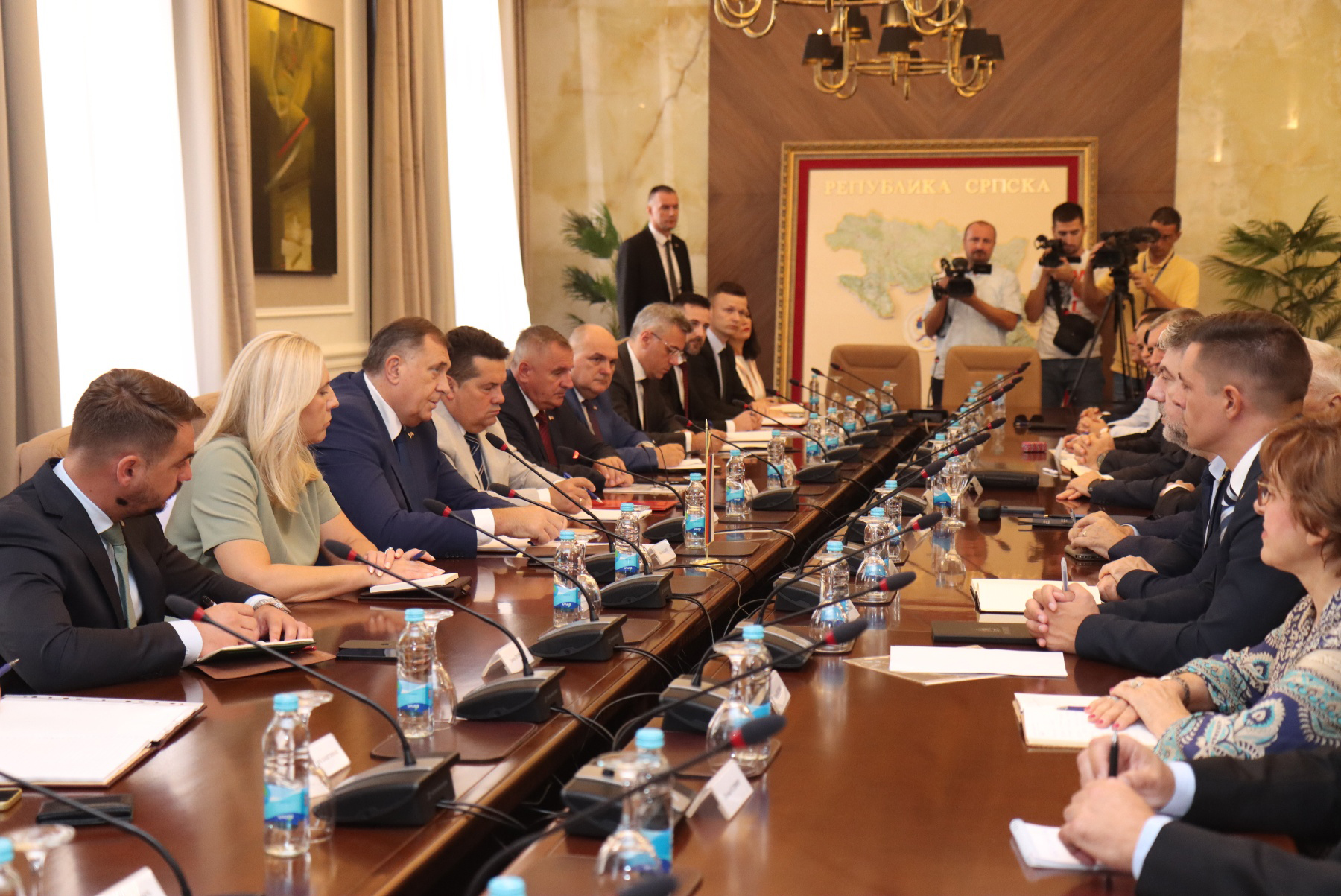 Počeo sastanak Dodika sa nosiocima najodgovornijih funkcija