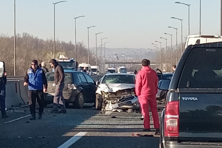 Sedmoro povrijeđenih u udesu kod Banjaluke, svi na UKC RS (VIDEO, FOTO)