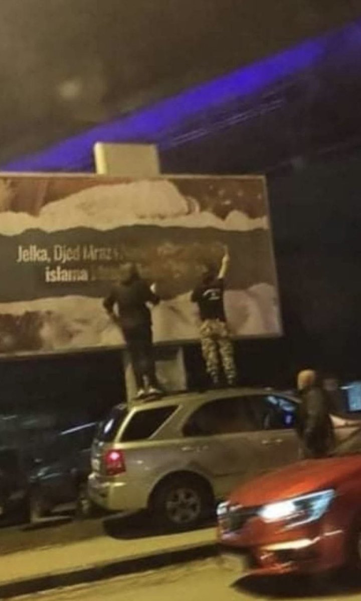 PREFARBAN PLAKAT s porukom da Nova godina nije dio tradicije Bošnjaka (FOTO)