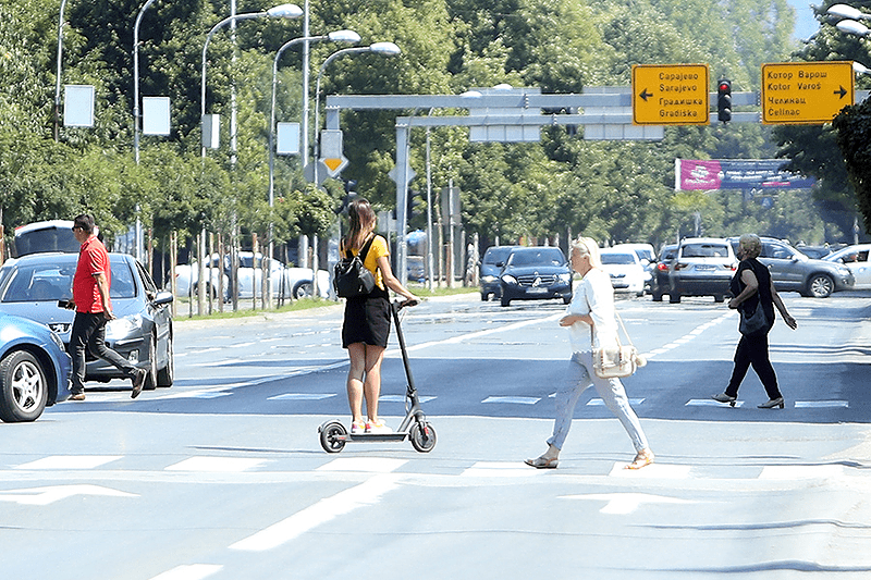 Novo prevozno sredstvo na ulicama Banjaluke podiglo prašinu