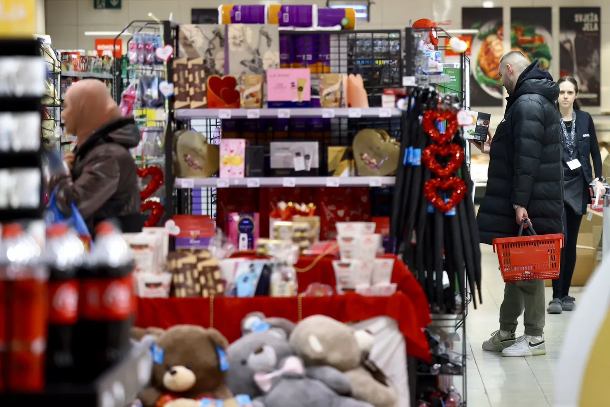 Pad cijena hrane u svijetu, ali ne i u BiH: Ko profitira na račun građana?