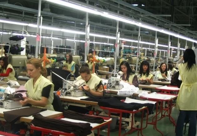 Preminula majka troje djece koja je nedavno dobila otkaz: Fabrika proglasila tehnološkim viškom 138 ljudi, među kojima je najviše žena