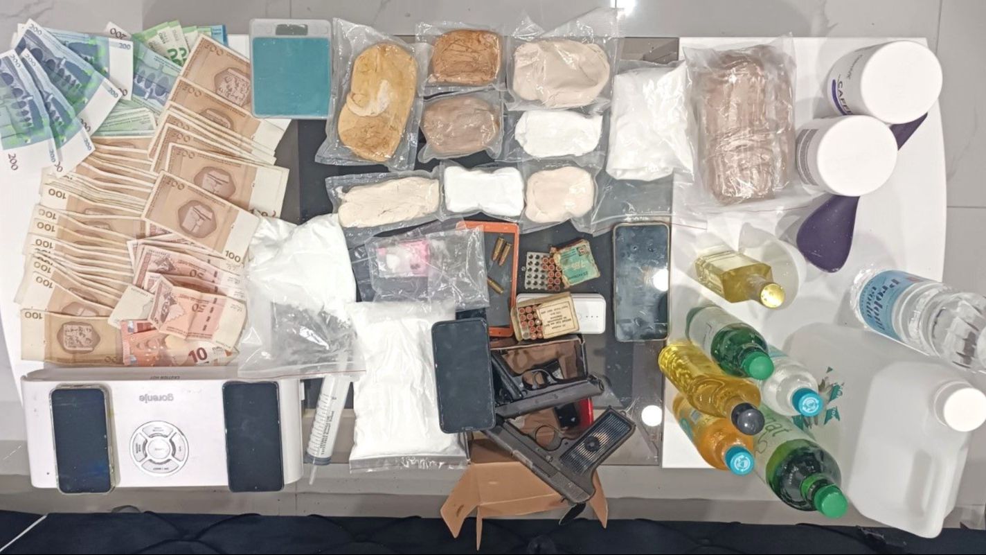 Akcija tuzlanske policije: Prilikom pretresa pronađeno 23 kilograma droge i laboratorija za 