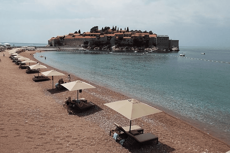 Lijepe vijesti za Crnu Goru “Skidanje sa liste visokorizičih zemalja dobro za turističku sezonu”