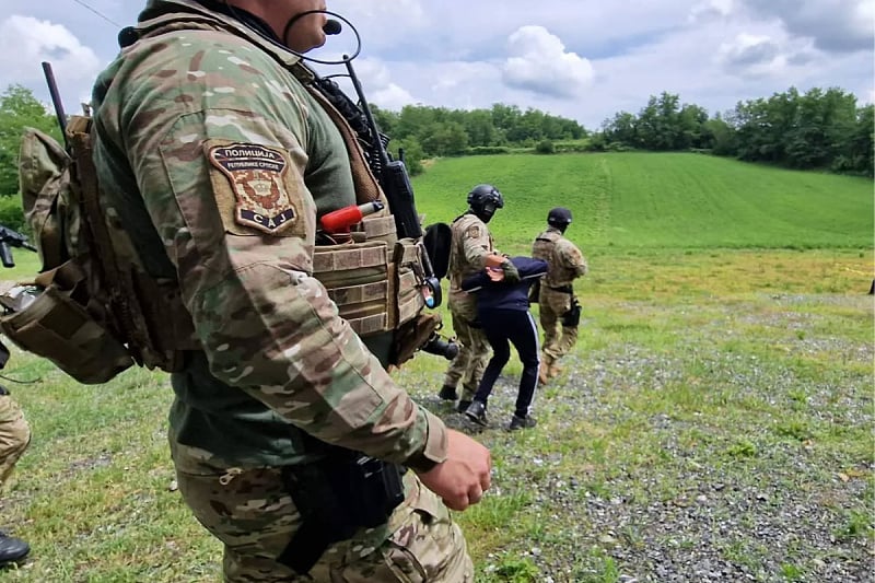 Antiteroristička jedinica MUP-a RS izvodi vježbu kod Banje Luke: 