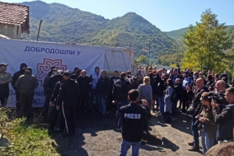 Jedinice Rosu prekinule povlačenje na Jarinju