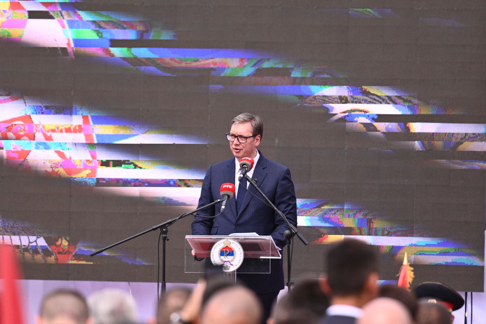 Vučić poručio da ISTORIJSKI trenutak zahtijeva jedinstvo Srba pod zastavom mira i života