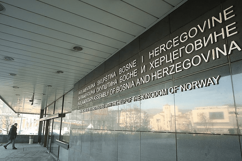 NIJE BILO PRIJEMA Šta će biti sa 20.000 KM iz budžeta namijenjenih za božićni koktel u Sarajevu