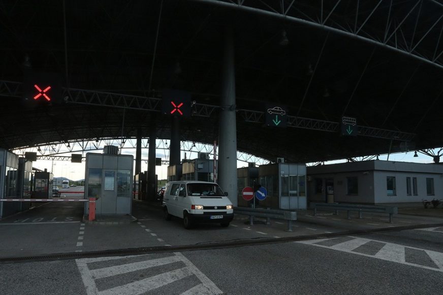 NAORUŽAJTE SE STRPLJENJEM Pojačana frekvencija vozila na izlazu iz BiH na ovim graničnim prelazima