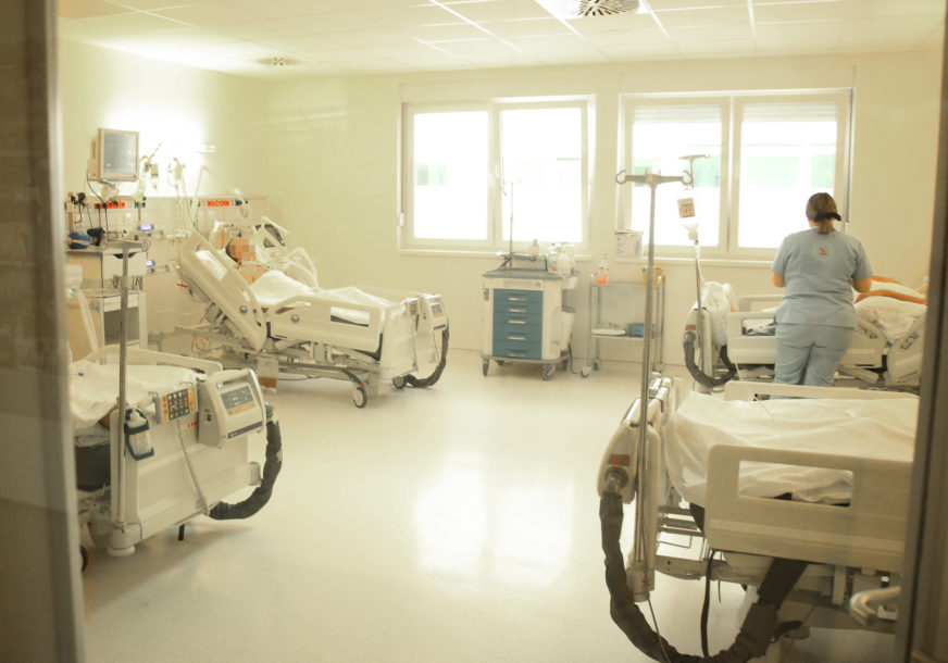 Tri osobe na respiratoru: U bolnicama u Srpskoj 37 pacijenata zaraženih korona virusom