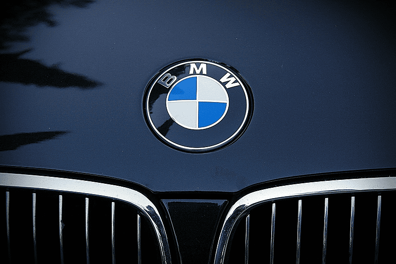 BMW mijenja logo, a razlika je drastična