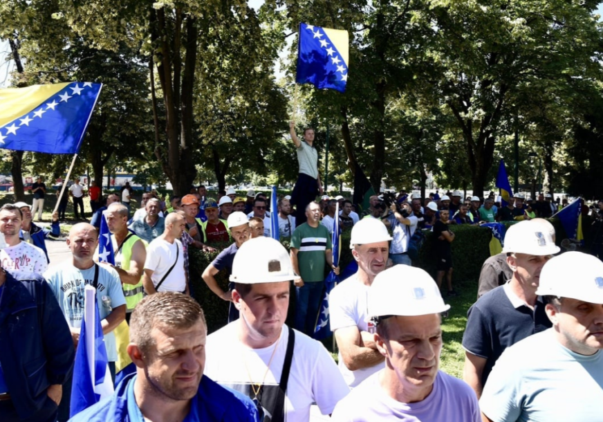 Ne odustaju od borbe: Zenički rudari nisu dobili platu, pa opet stupili u štrajk