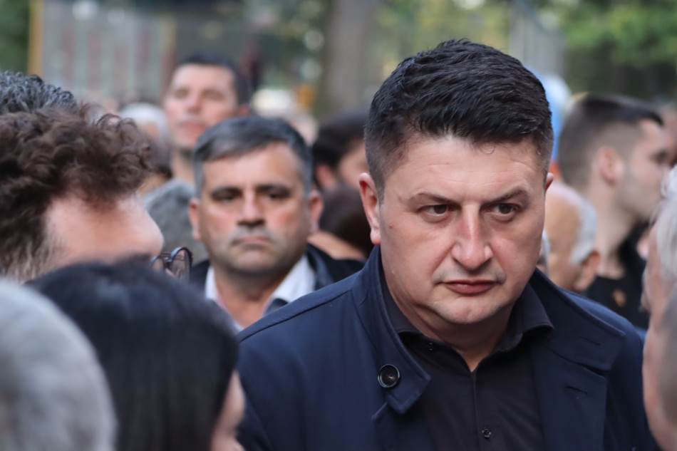 Inspekcija u lokalu Milana Radovića, on tvrdi - to je zbog protesta (FOTO)