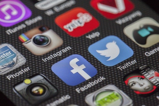 Ekstremni izazovi na društvenim mrežama: Da li su naša djeca u opasnosti?