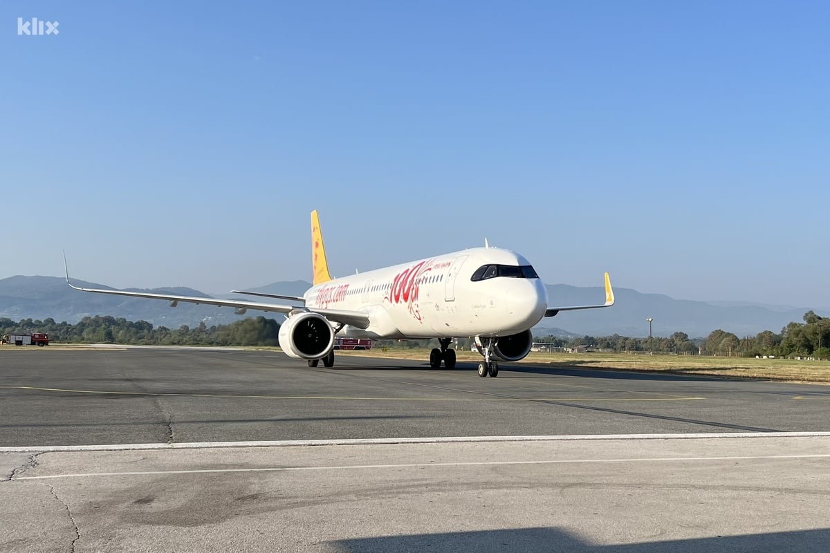 Na tuzlanski aerodrom sletio prvi Pegasusov avion