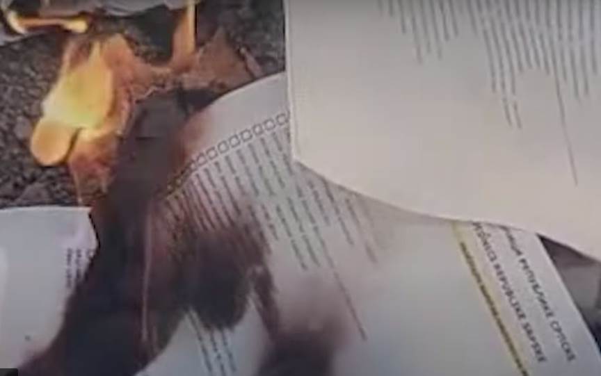 MUP istražuje snimak na kojem se spaljuju glasački listići (VIDEO)