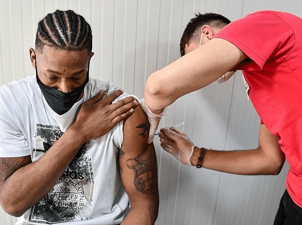 Ovim činom žele da pošalju poruku građanima: Košarkaši Partizana slobodan dan iskoristili za vakcinaciju