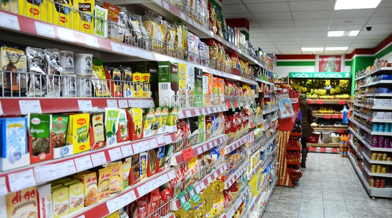 U odnosu na ovaj period od prošle godine: Hrana skuplja za 26,2, a odjeća jeftinija za 6,3 odsto