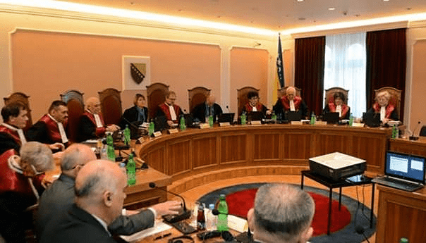 Dodikov zahtjev za ocjenu ustavnosti Zakona o zastavi na Ustavnom sudu BiH
