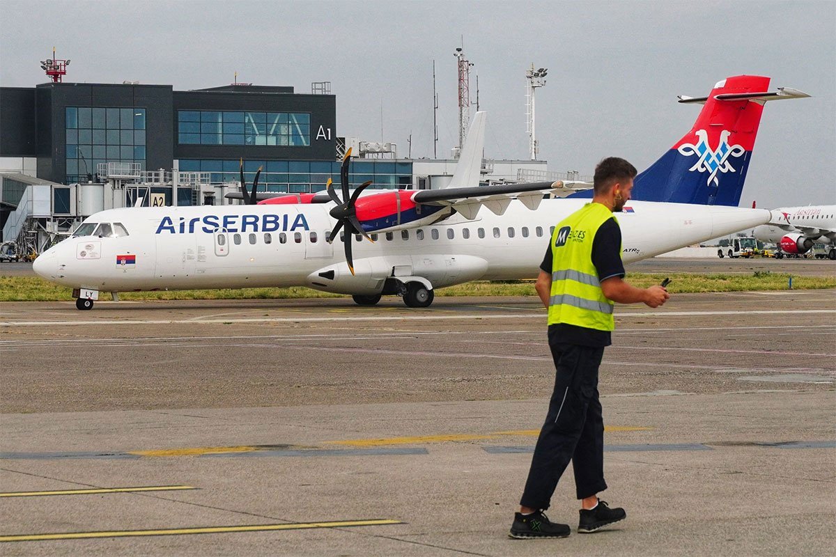 Haos na aerodromu u Beogradu: Njemica razlupala policijski auto