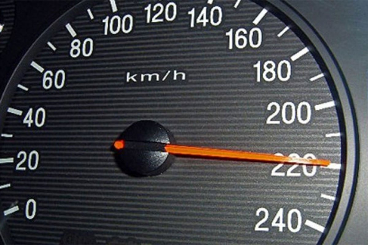 Auto-putem vozio 244 km/h
