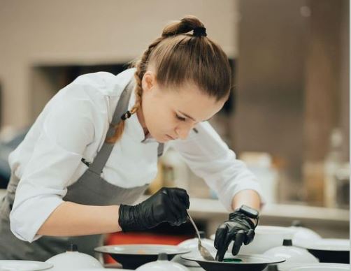 Kuvala i papi Franji: Mlada djevojka iz BiH jedna od najpoznatijih svjetskih kuvara