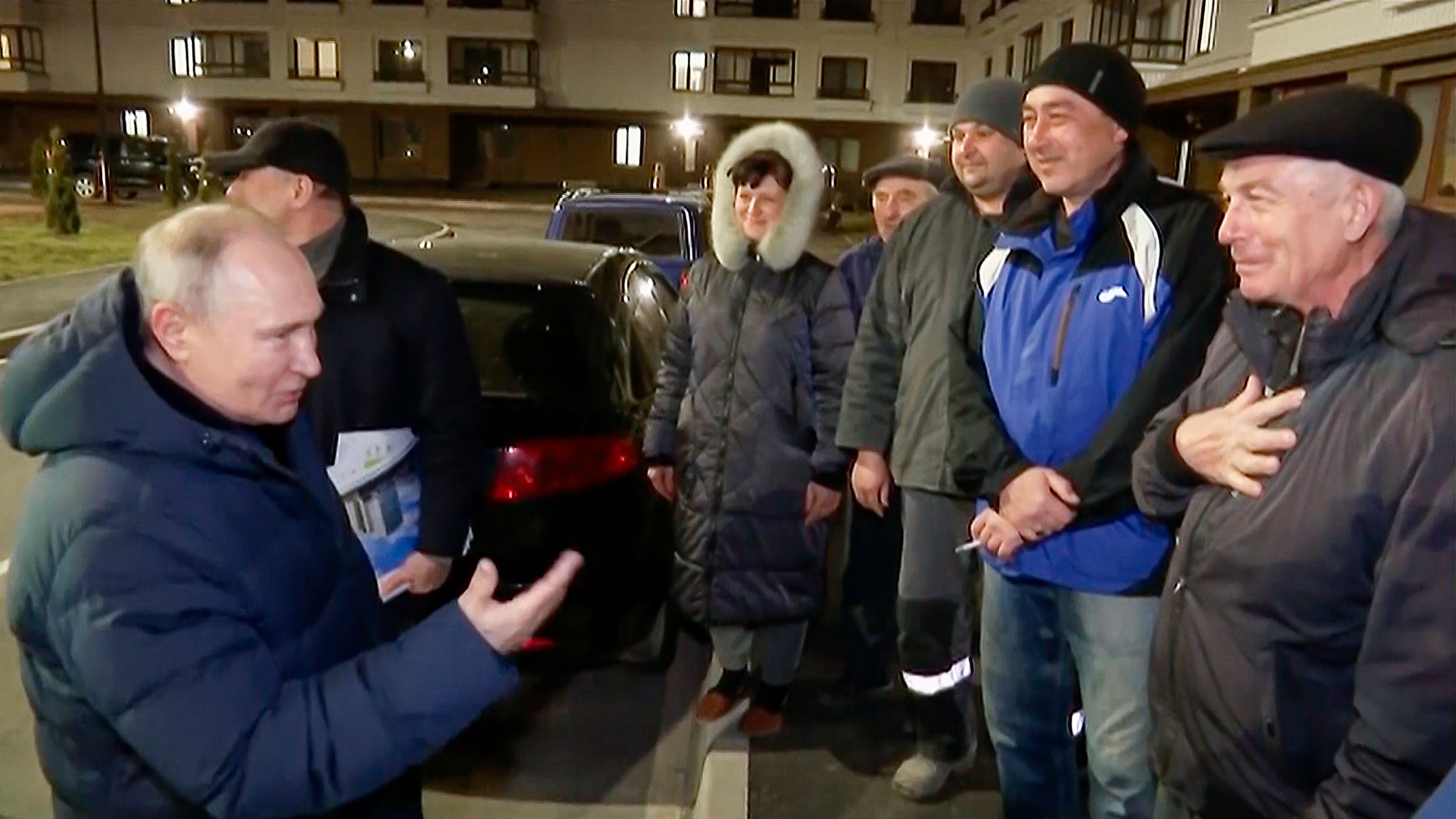 Vožnja po Mariupolju, priča sa građanima – Putin u Donbaskoj oblasti /VIDEO/