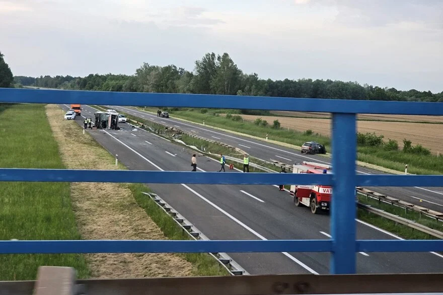 Dvoje mrtvih u sudaru autobusa iz BiH u Hrvatskoj, povrijeđene prevoze u više bolnica