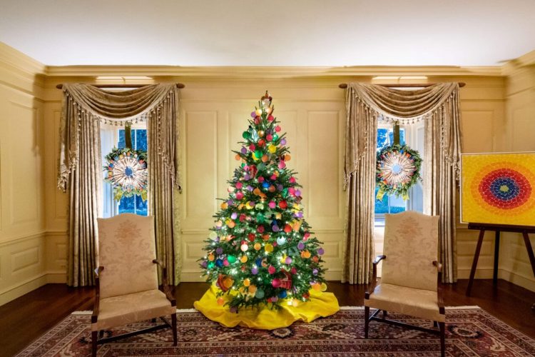 Jill Biden okitila kuću sa 10.000 ukrasa i 78.750 lampica (FOTO)