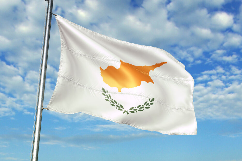 Ukrajinka na Kipru nožem prijetila Rusima zbog zastava