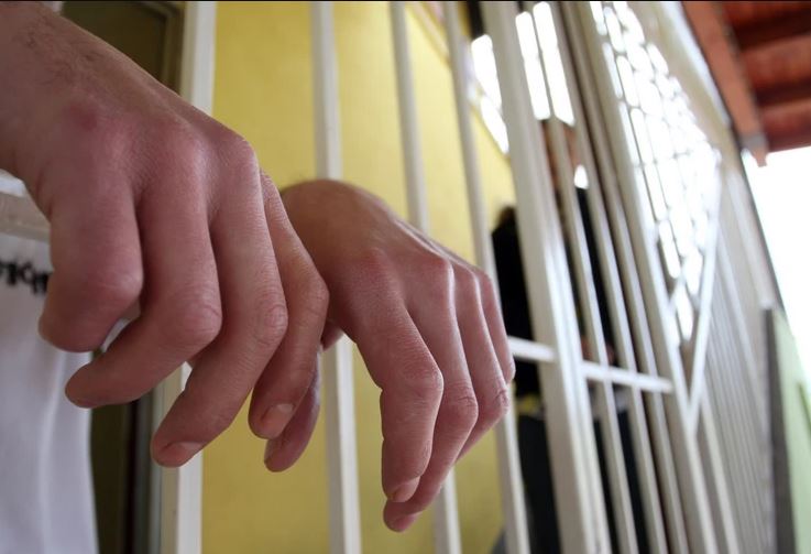 Radnica banke ZAVRŠILA IZA REŠETAKA: Sa računa klijenata prisvojila 212.366 evra