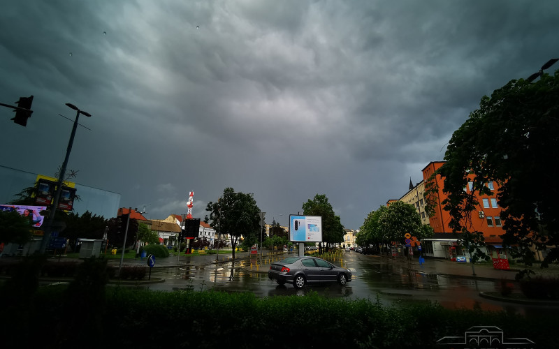 U BiH izdato narandžasto upozorenje na kišu, grmljavinu i jak vjetar