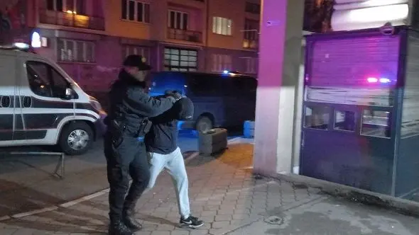 Uhapšeno deset osoba /VIDEO/ Ovo su imena uhapšenih huligana koji su sinoć napali roditelje djece iz Beograda