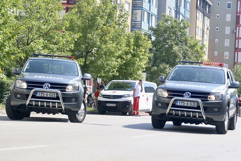 Žena i dvoje djece pronađeni mrtvi u stanu muškarca koji se sinoć ubio u Tuzli