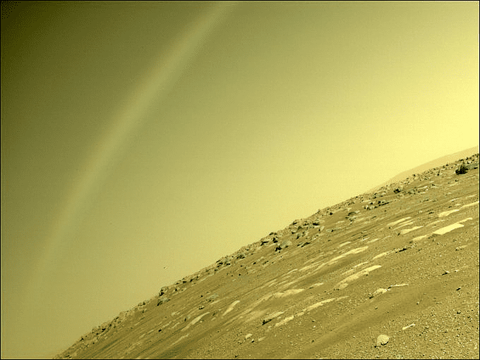 Zanimljiva fotografija iz kratera Jezero: Da li je to duga na Marsu?