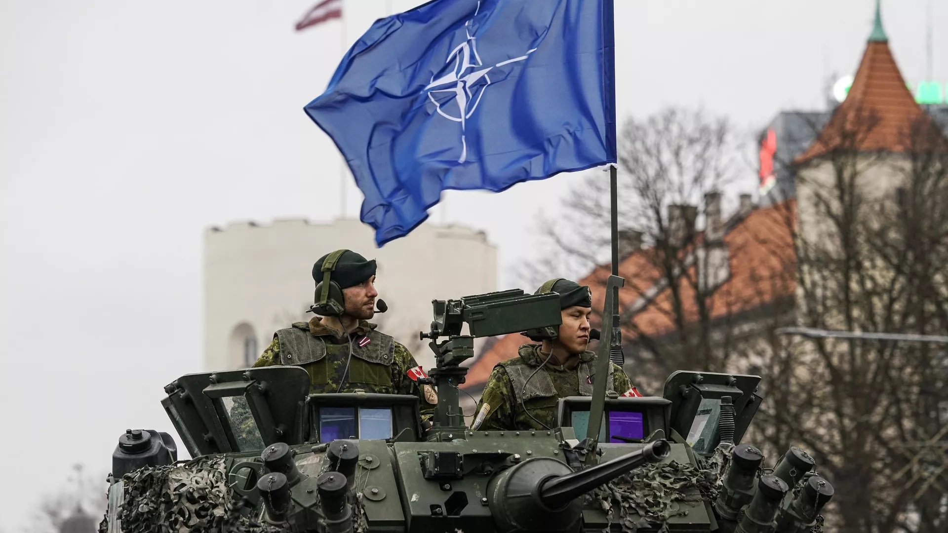 Bivši zamjenik generalnog sekretara NATO: Slanje vojske u Ukrajinu - opasnost od svjetskog rata