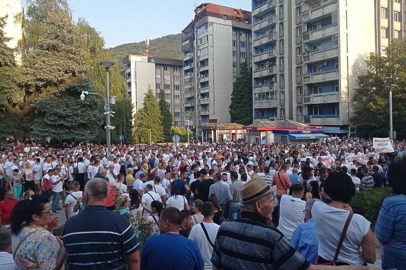 Hiljade ljudi na protestima u Zvorniku protiv prodaje Alumine i Fabrike glinice Birač