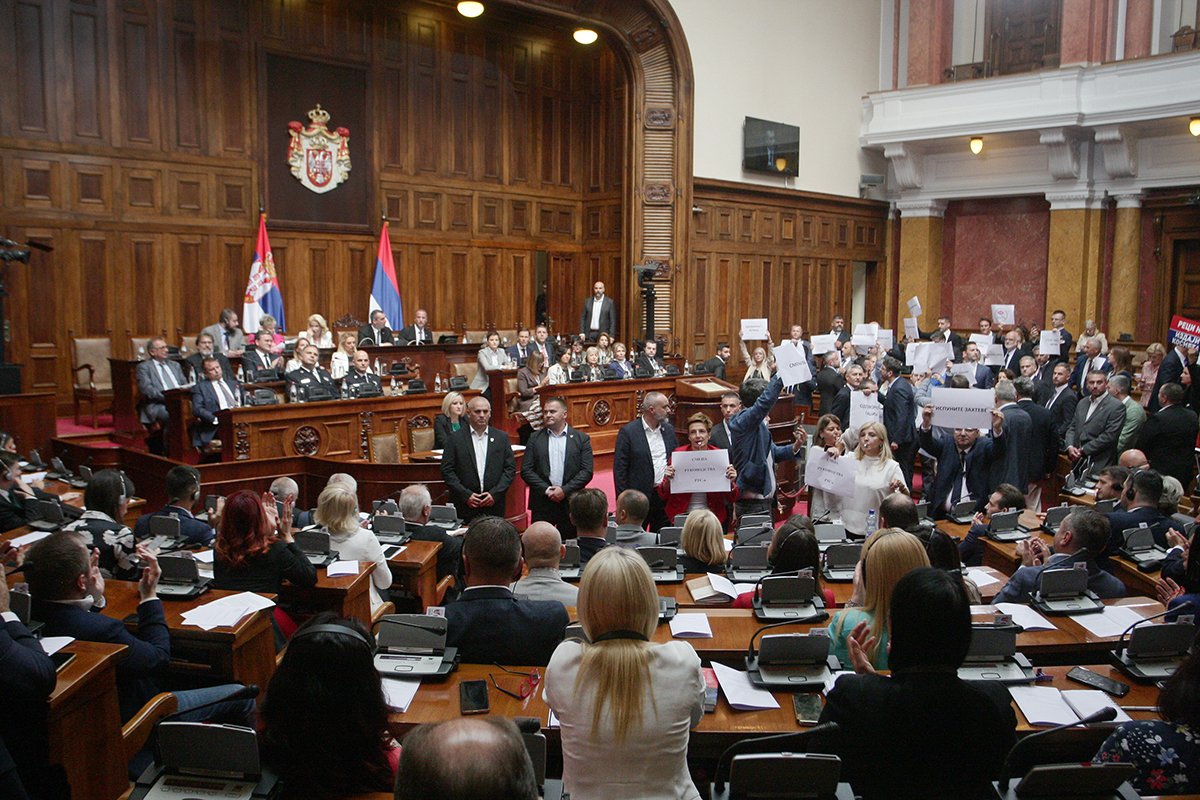 Opozicija u Srbiji traži izbore, Orlić obećao odgovor za 30 dana