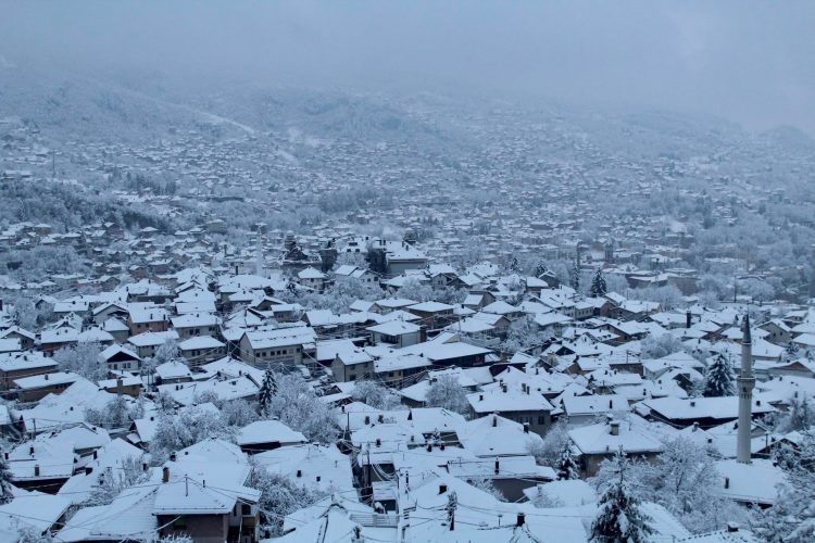 Danas zahlađenje sa kišom i snijegom