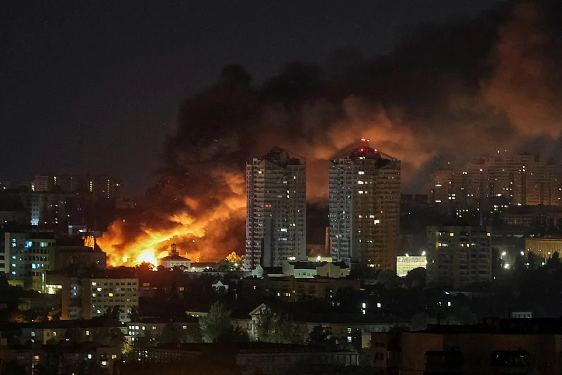 Rusija tokom noći pokrenula veliki napad na Kijev, poginule najmanje četiri osobe
