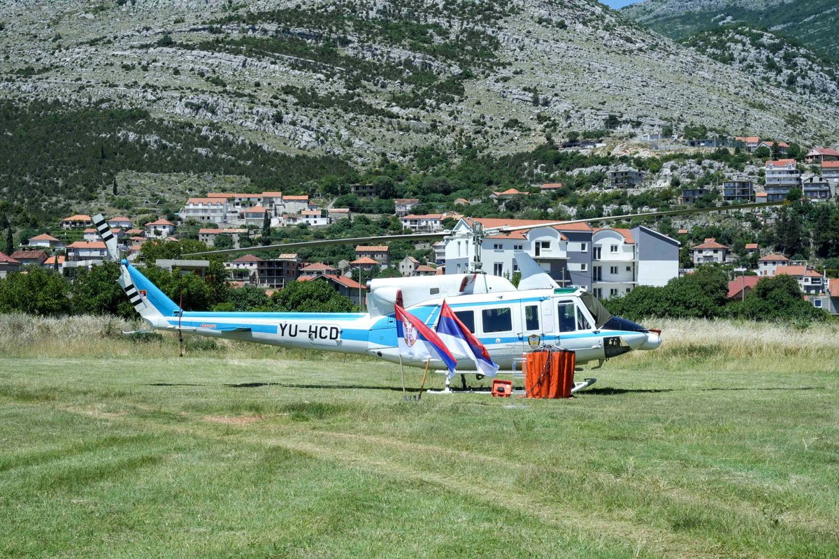 Prijeti izbijanje novih požara, helikopter iz Srbije 
