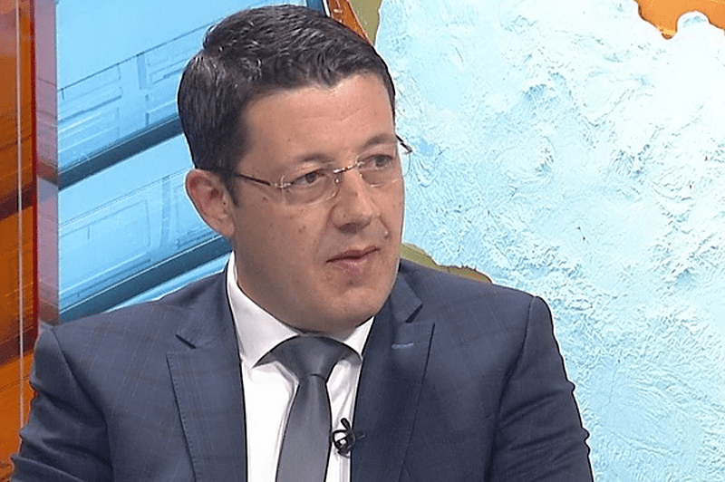OGLASIO SE ČAMPARA 