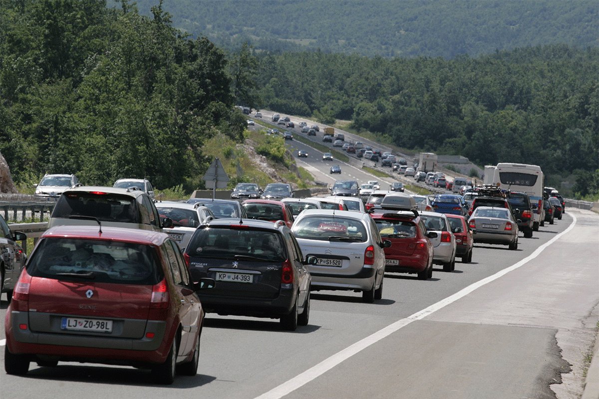 Na auto-putu u Hrvatskoj kolona vozila duga 18 kilometara