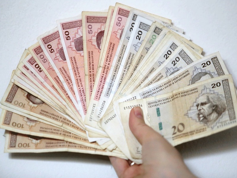 Petorka oštetila domaću banku za 3,5 miliona maraka