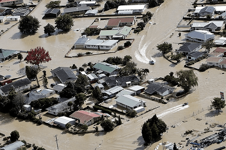 Stotine ljudi evakuisano zbog poplava