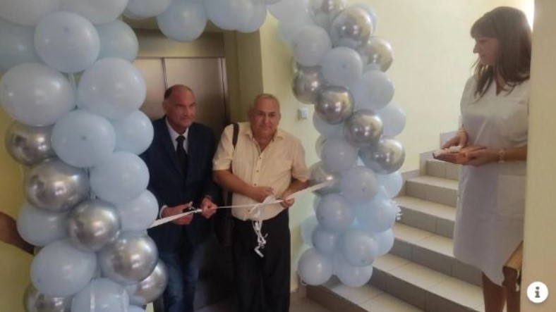 Austrijski list o BiH pred izbore: “Zamislite načelnik Beča svečano otvori lift”