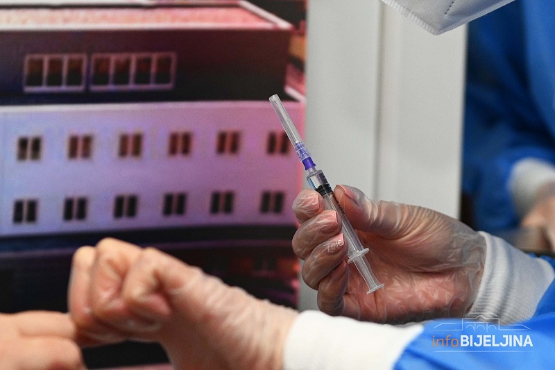 Doktor iz Hrvatske osumnjičen da je u BiH prodavao vakcine protiv COVID-19
